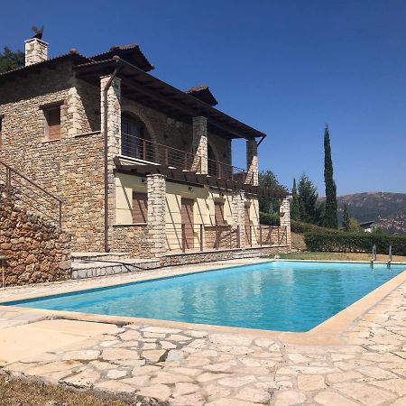Luxurious Maisonette In The Countryside With A Pool カラブリタ エクステリア 写真