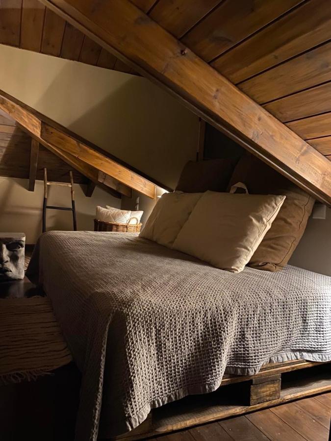 Luxurious Maisonette In The Countryside With A Pool カラブリタ エクステリア 写真